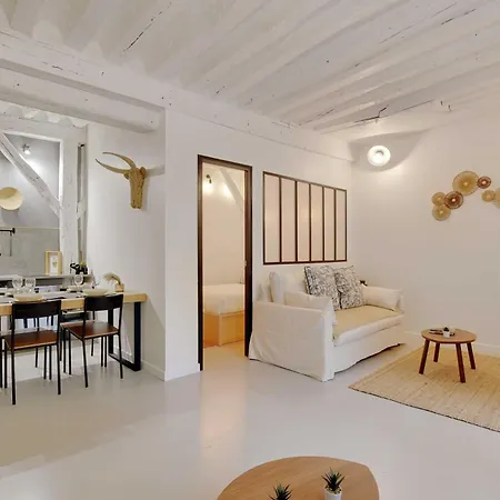Elegant -2br-4p- Le Marais Paris